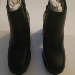 Wild Vibe Platform Chelsea Ankle Boots